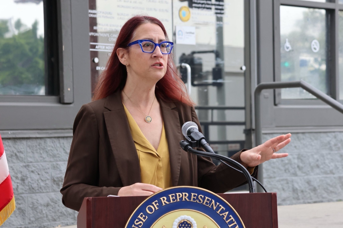 Rep. Friedman outside of Beverly Saban Clinic